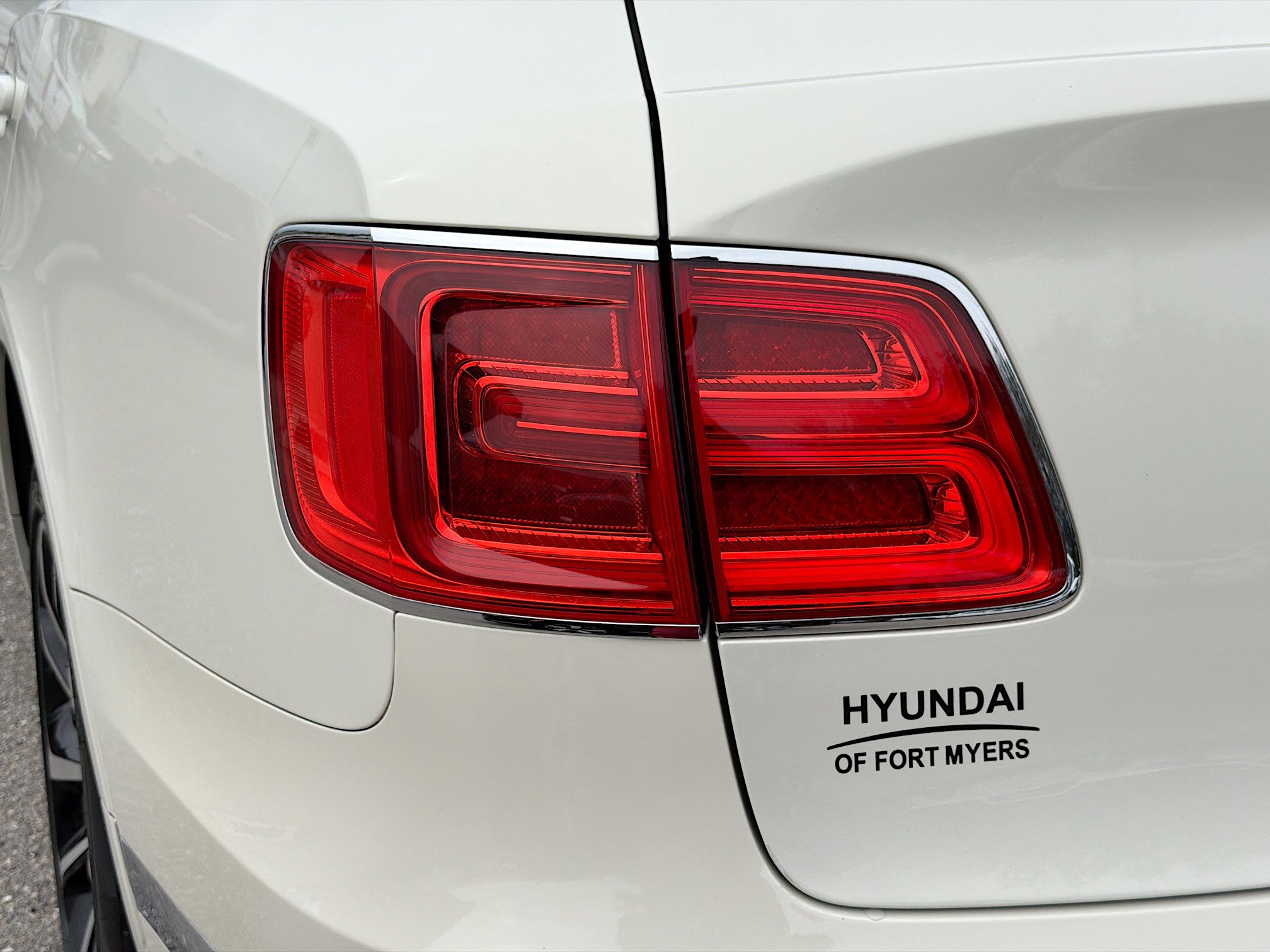 Used 2019 Bentley Bentayga image 10