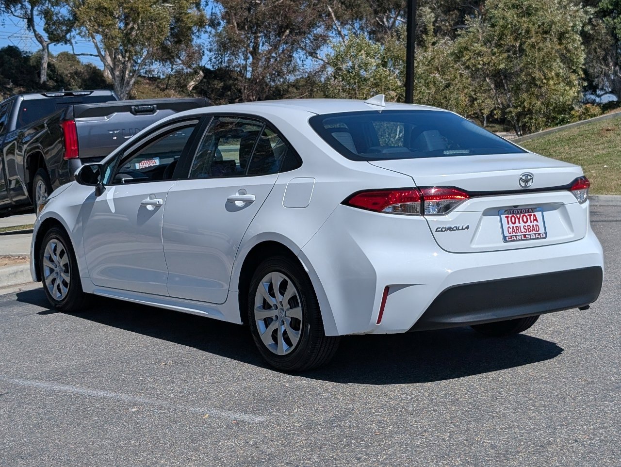 Used 2024 Toyota Corolla LE FWD image 12