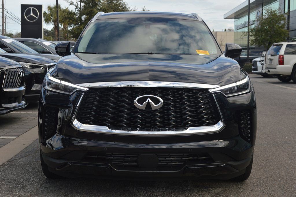 Certified 2025 INFINITI QX60 Luxe w/ Vision Package image 3
