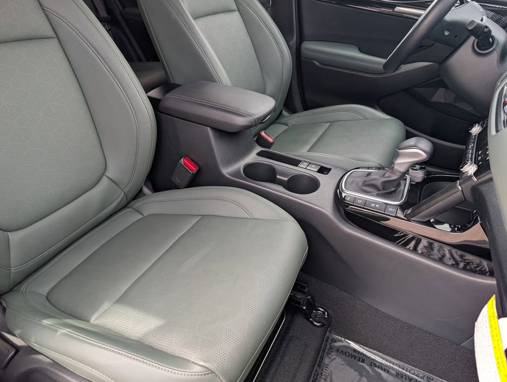 Certified 2025 Kia Seltos SX w/ SX Sunroof Package AWD/4WD image 24
