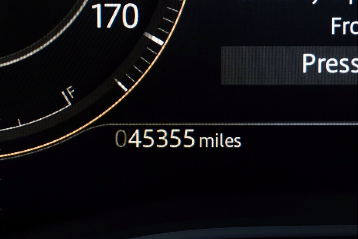 Used 2025 Jaguar F-PACE R-Dynamic S image 27