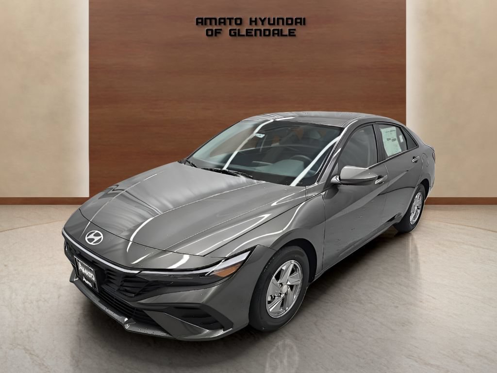 New 2026 Hyundai Elantra SE FWD image 2
