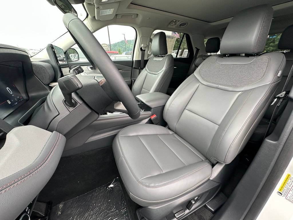 New 2026 Ford Explorer Active w/ Active Comfort Package AWD/4WD image 16