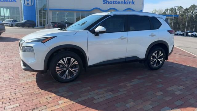 Used 2022 Nissan Rogue SV w/ SV Premium Package image 7