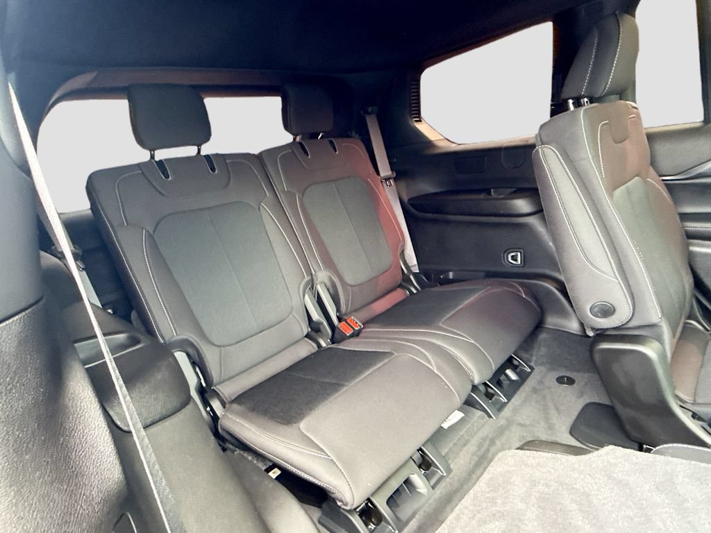 Used 2025 Jeep Grand Cherokee L Laredo RWD image 31