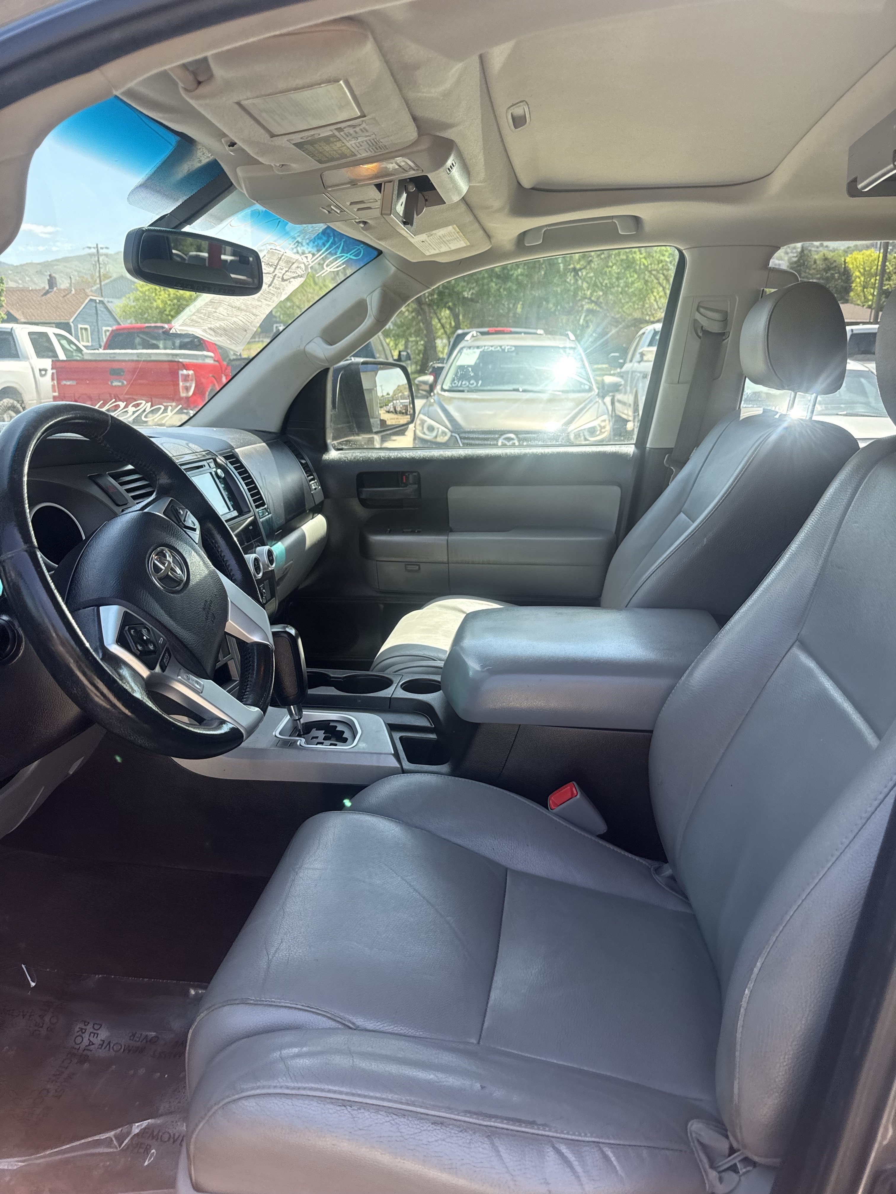 Used 2017 Toyota Sequoia SR5 AWD/4WD image 12