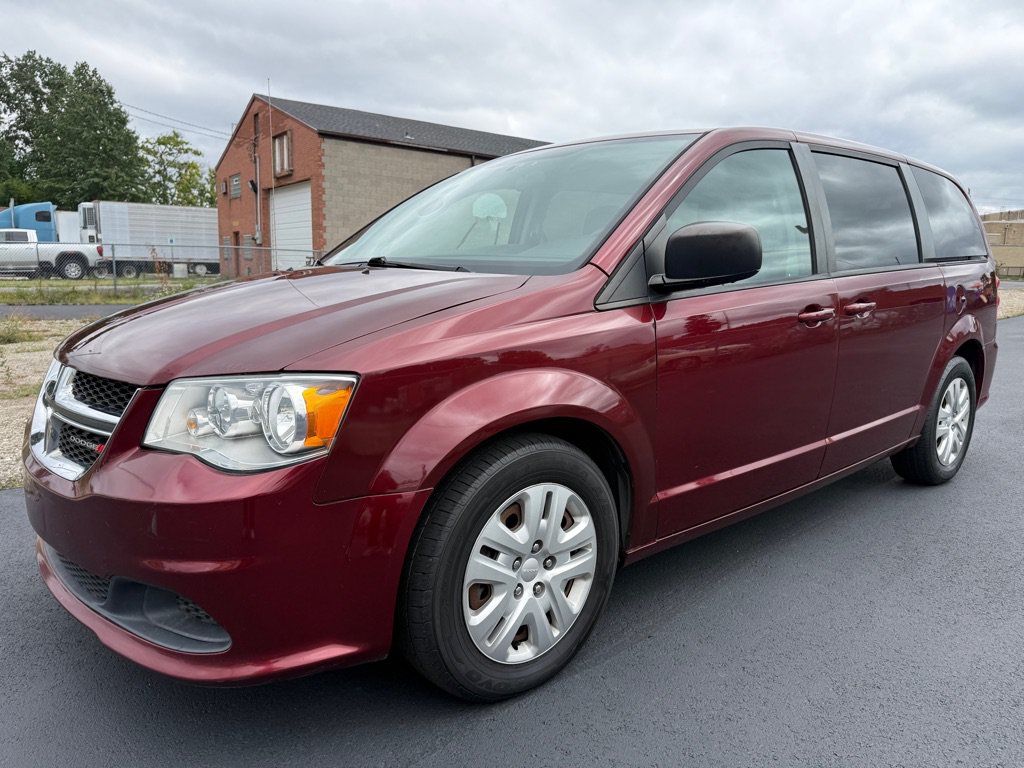Used 2018 Dodge Grand Caravan SE FWD image 1