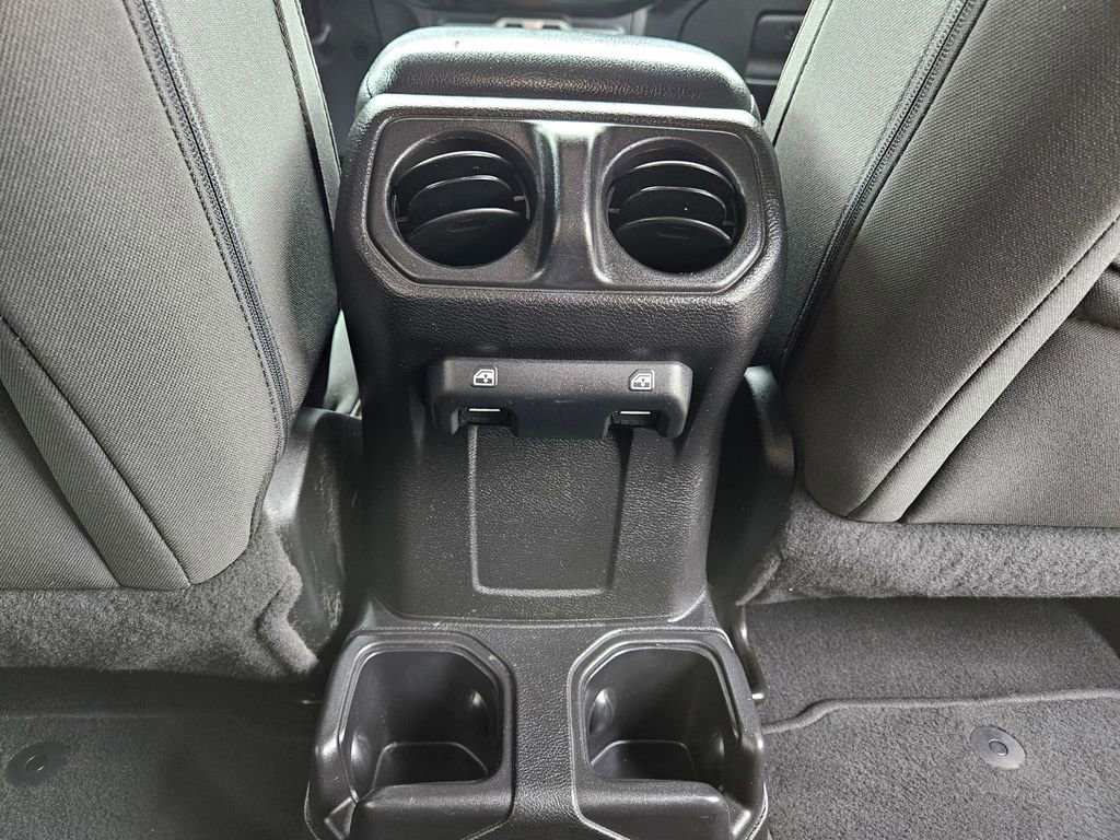Used 2018 Jeep Wrangler Unlimited Sport S AWD/4WD image 31