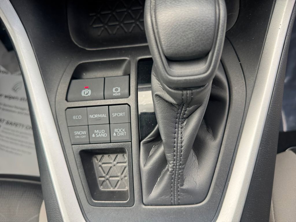 Used 2024 Toyota RAV4 XLE image 19