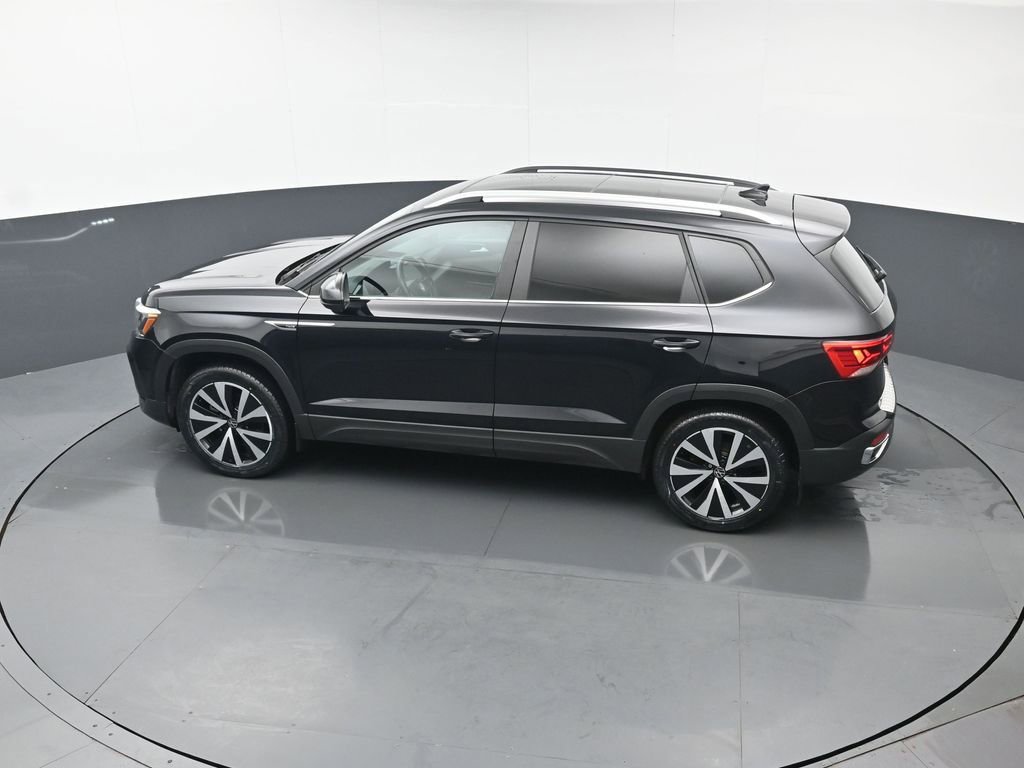 Used 2022 Volkswagen Taos SE w/ Panoramic Sunroof Package image 40