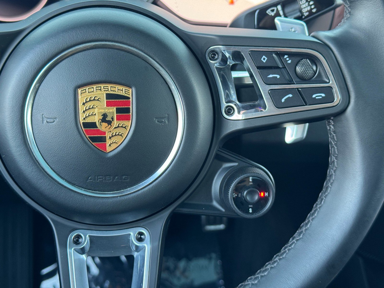 Used 2021 Porsche Cayenne Turbo S image 23