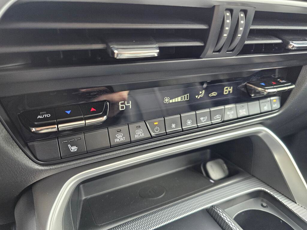 Used 2024 MAZDA CX-90 Plug-In Hybrid w/ Premium Pkg AWD/4WD image 33