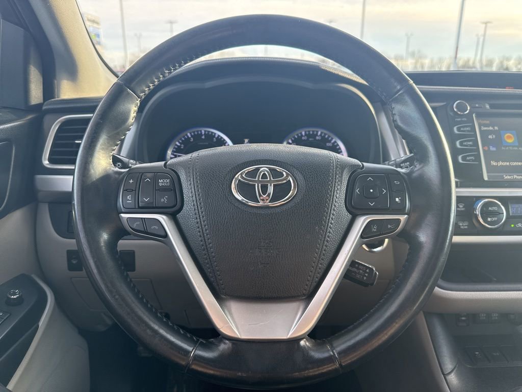 Used 2018 Toyota Highlander XLE image 17
