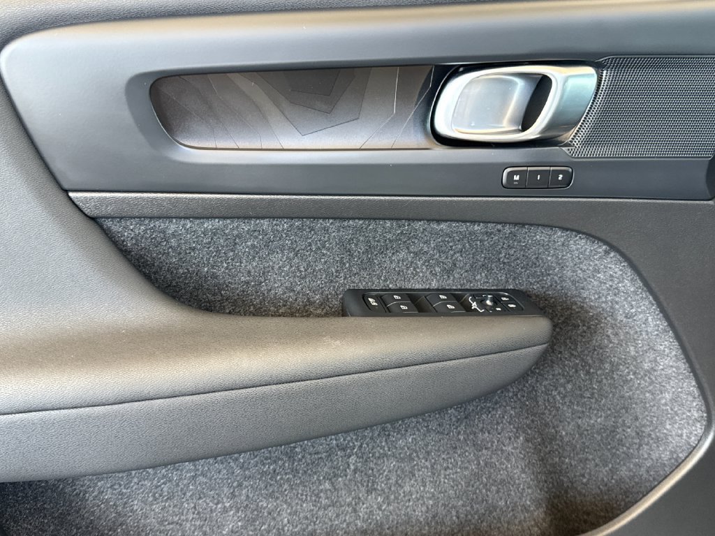 Certified 2023 Volvo C40 P8 Recharge Plus w/ Climate Package AWD/4WD image 10