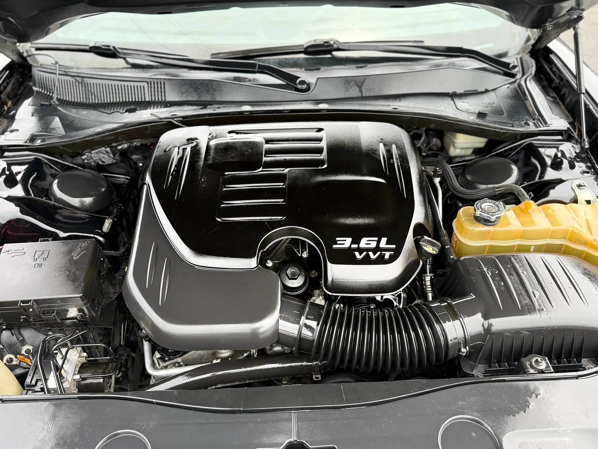 Used 2013 Dodge Charger SE RWD image 10
