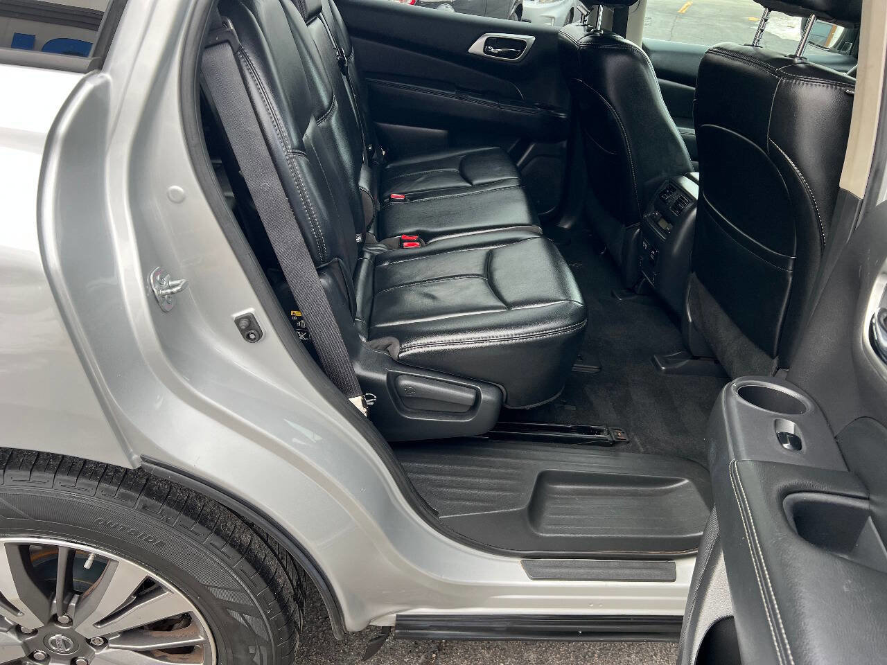 Used 2017 Nissan Pathfinder SL w/ SL Premium Package image 27