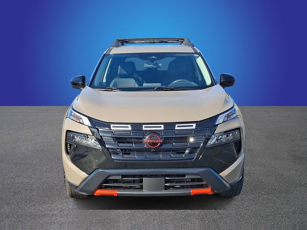 Used 2025 Nissan Rogue SV image 2