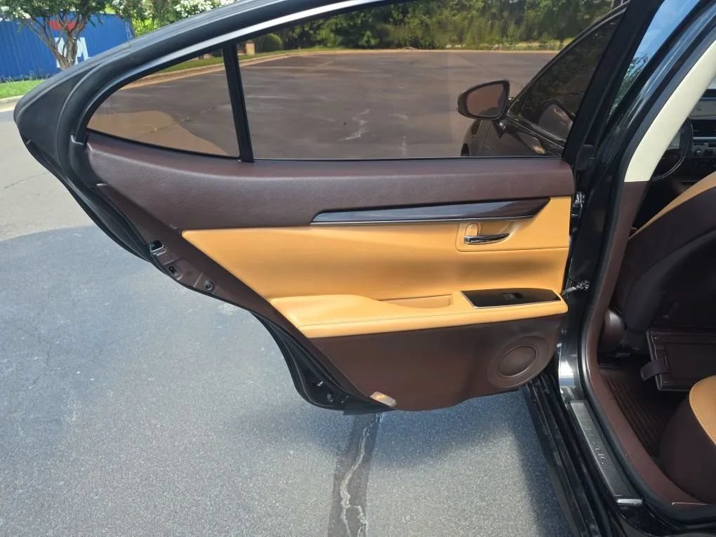 Used 2018 Lexus ES 350 w/ Luxury Package w/Wood Trim FWD image 49