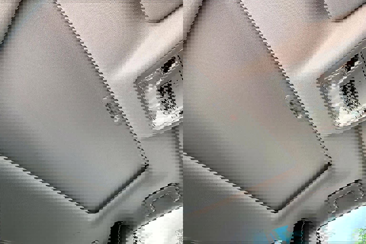 Used 2018 Toyota Highlander SE FWD image 14