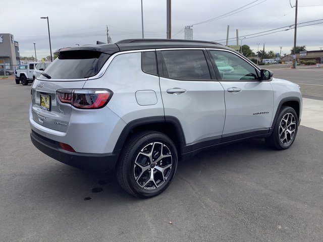 New 2026 Jeep Compass Limited image 30