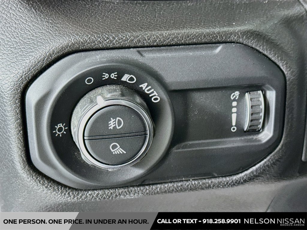 Used 2023 Jeep Gladiator Mojave w/ Cold Weather Group AWD/4WD image 10