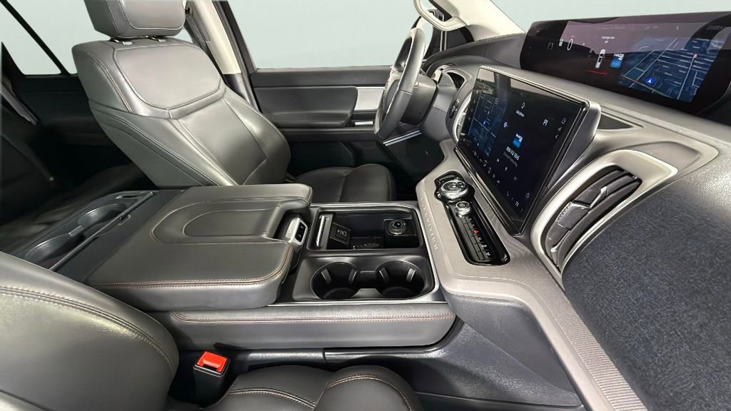 Used 2025 Ford Expedition Max Active image 27