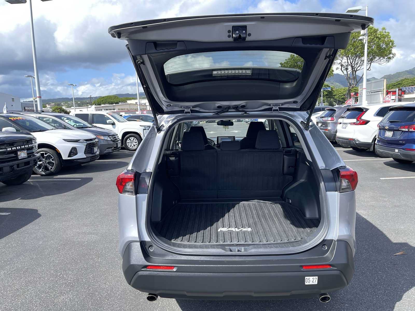 Used 2022 Toyota RAV4 LE FWD image 21