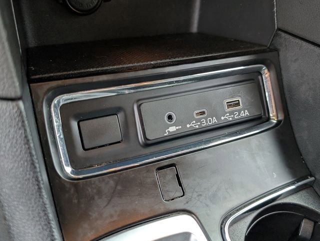 Used 2023 Subaru Ascent Premium w/ Convenience Package image 27