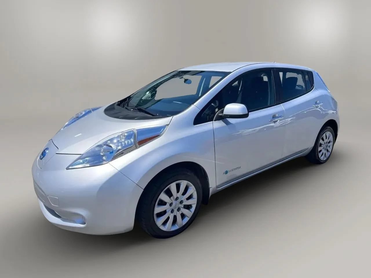 Used 2014 Nissan Leaf S FWD image 9