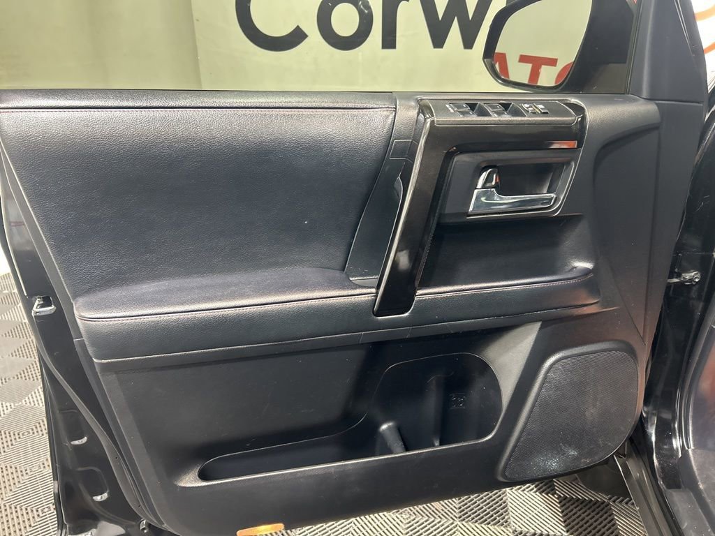 Used 2020 Toyota 4Runner Venture w/ Moonroof Package image 19