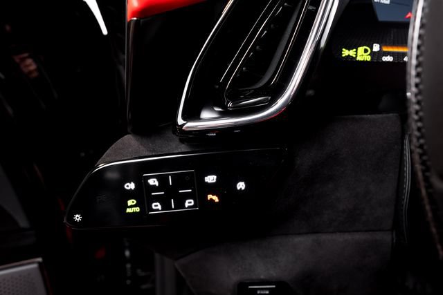 Used 2024 Ferrari Roma RWD image 46