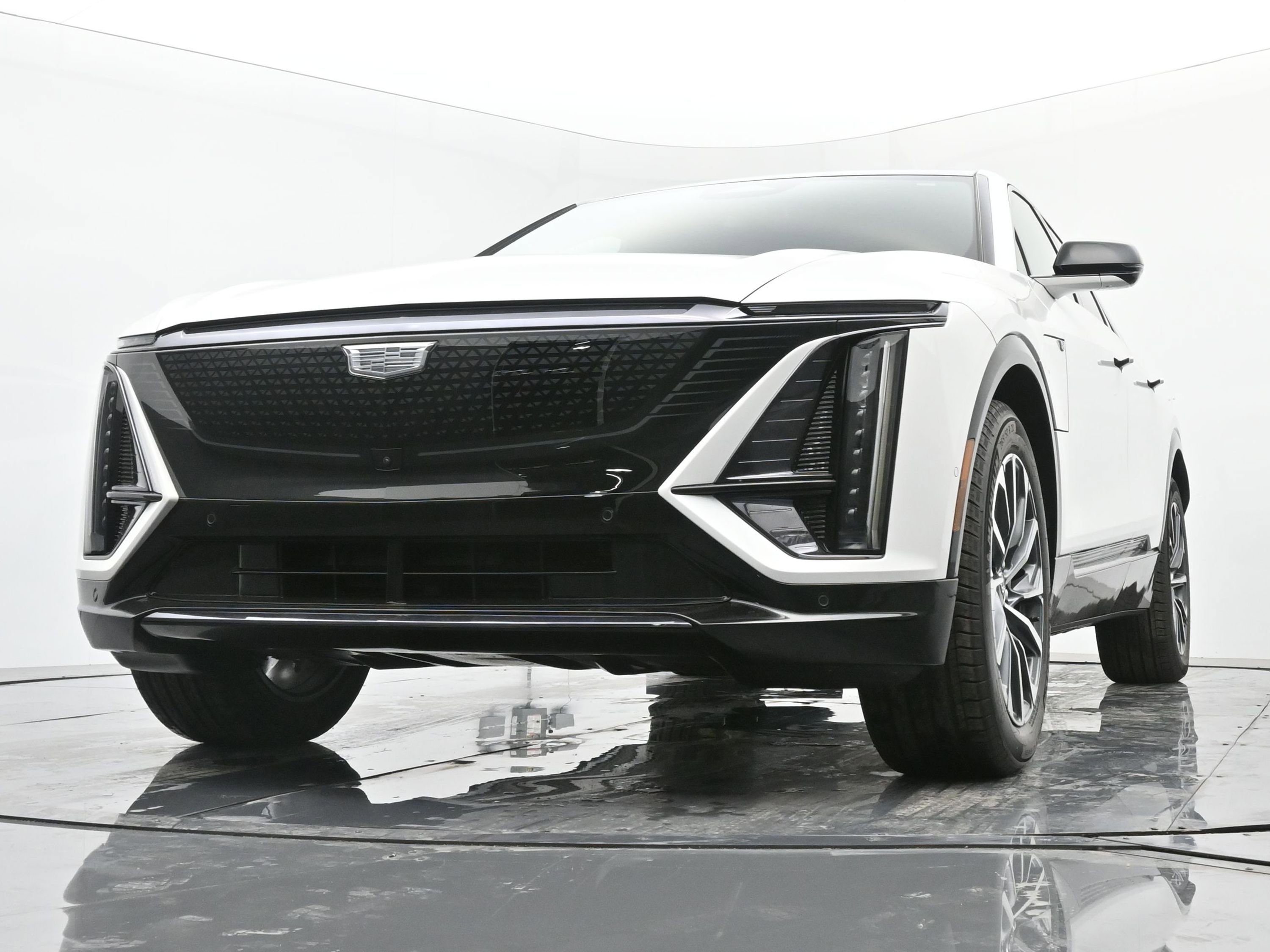 New 2025 Cadillac Lyriq Sport image 15