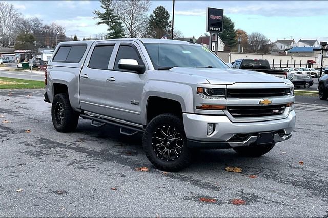 Used 2018 Chevrolet Silverado 1500 LT w/ Texas Edition image 2