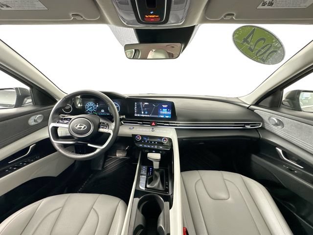 Used 2024 Hyundai Elantra Limited FWD image 3