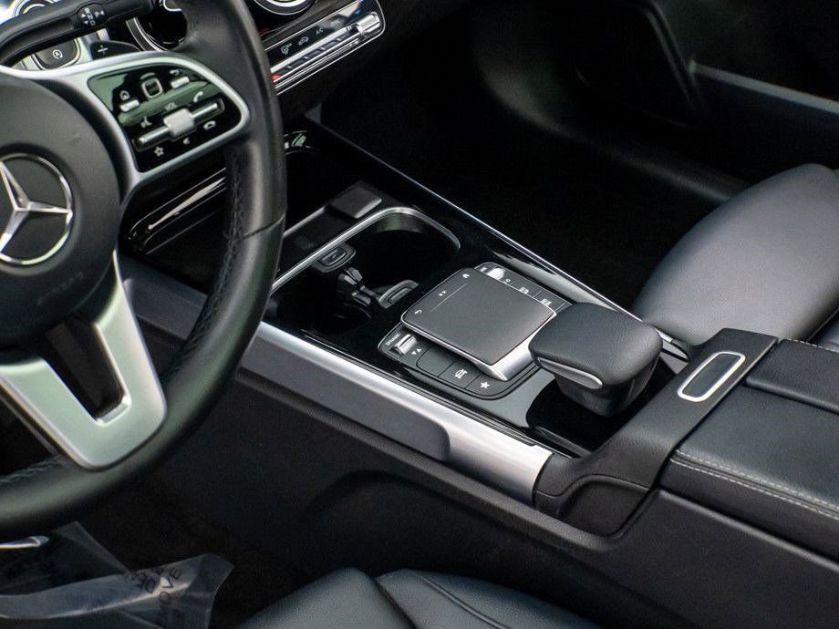 Used 2021 Mercedes-Benz GLB 250 4MATIC w/ Premium Package image 13