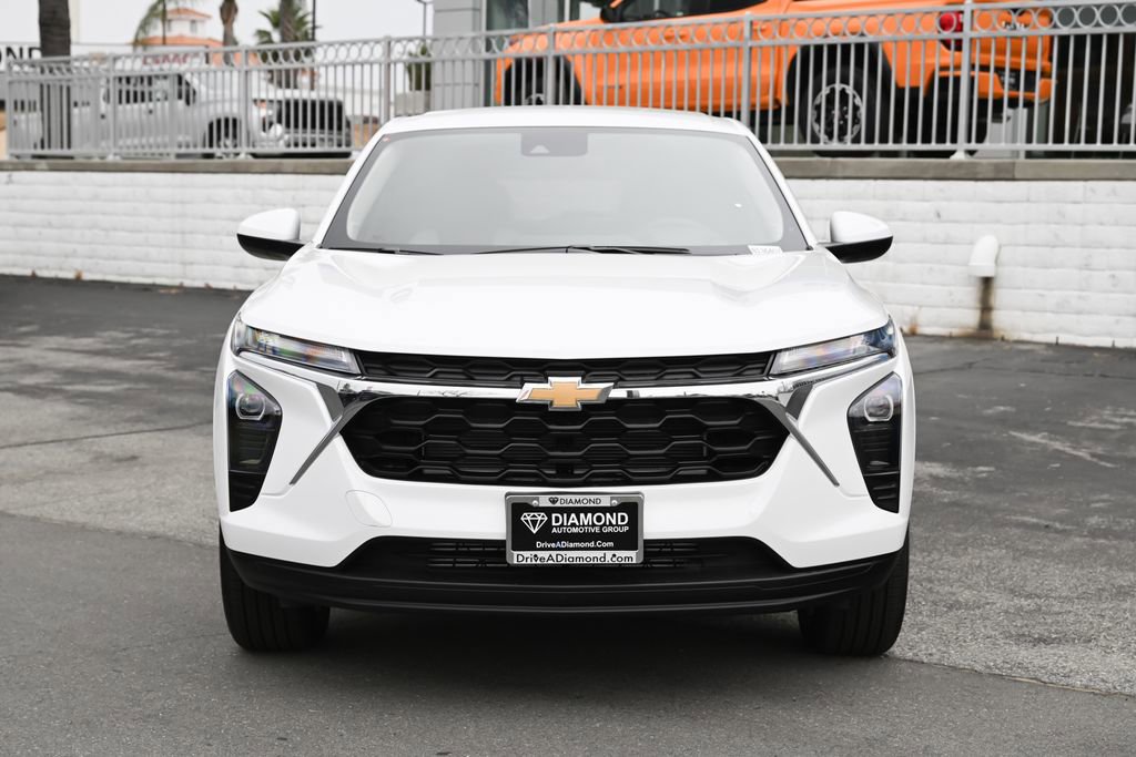 New 2026 Chevrolet Trax LS w/ LS Convenience Package FWD image 3