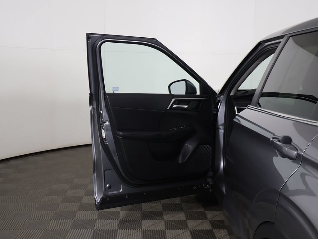 Used 2024 Mitsubishi Outlander SE Black Edition FWD image 20