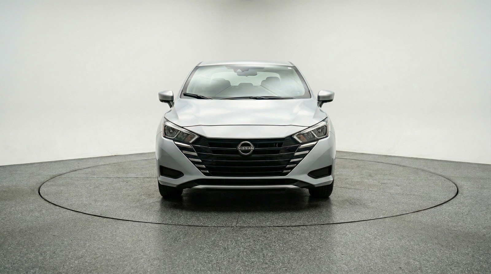 Used 2025 Nissan Versa SV image 2