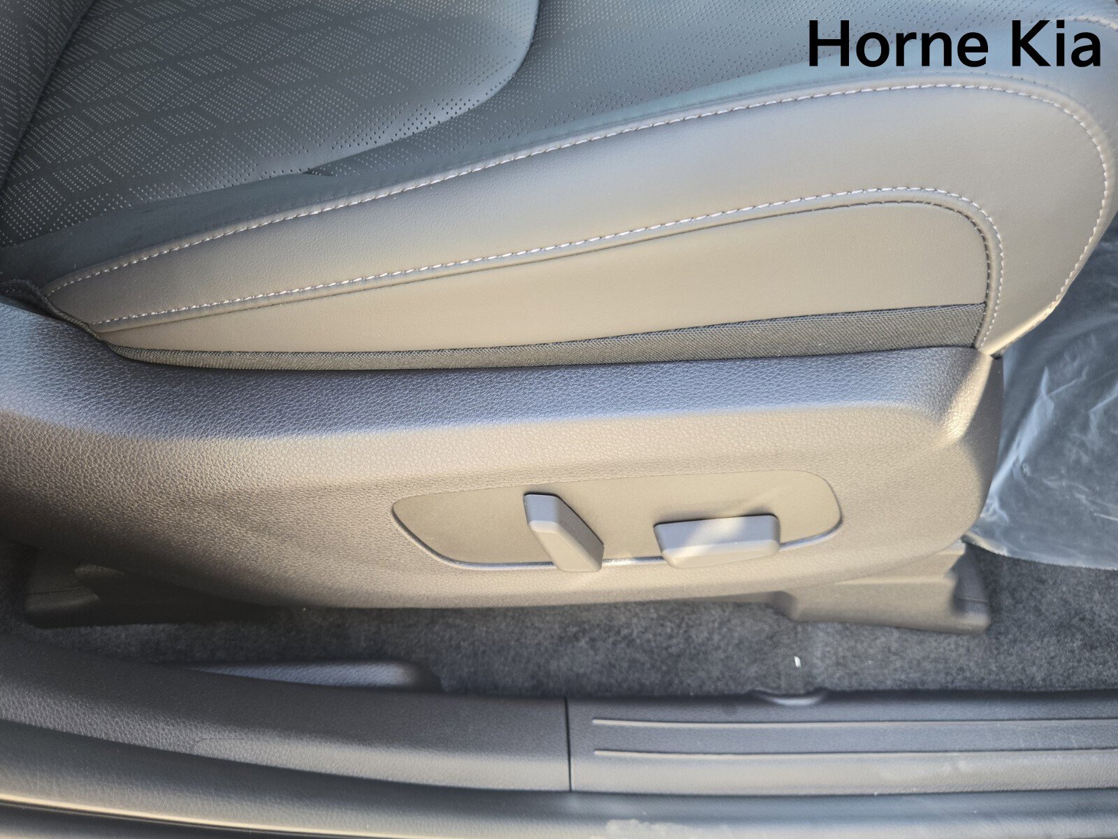 New 2026 Kia Carnival SX image 13