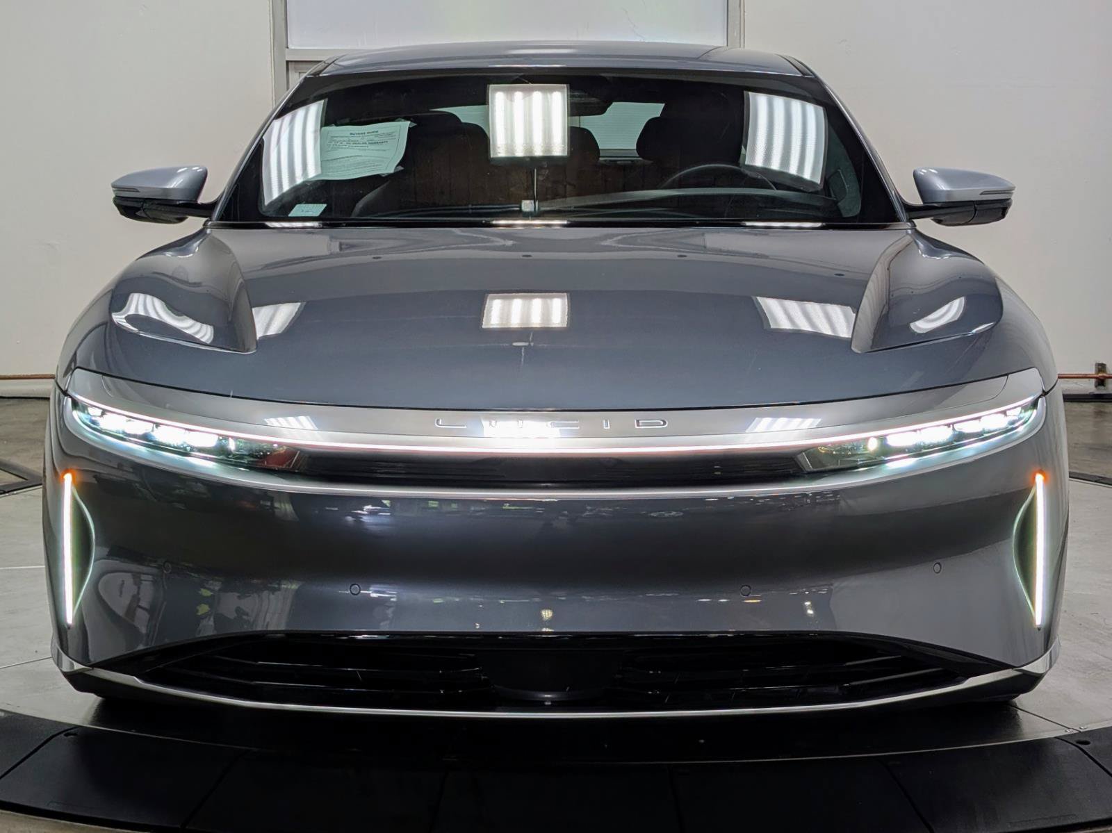 Used 2024 Lucid Air Grand Touring AWD/4WD image 3