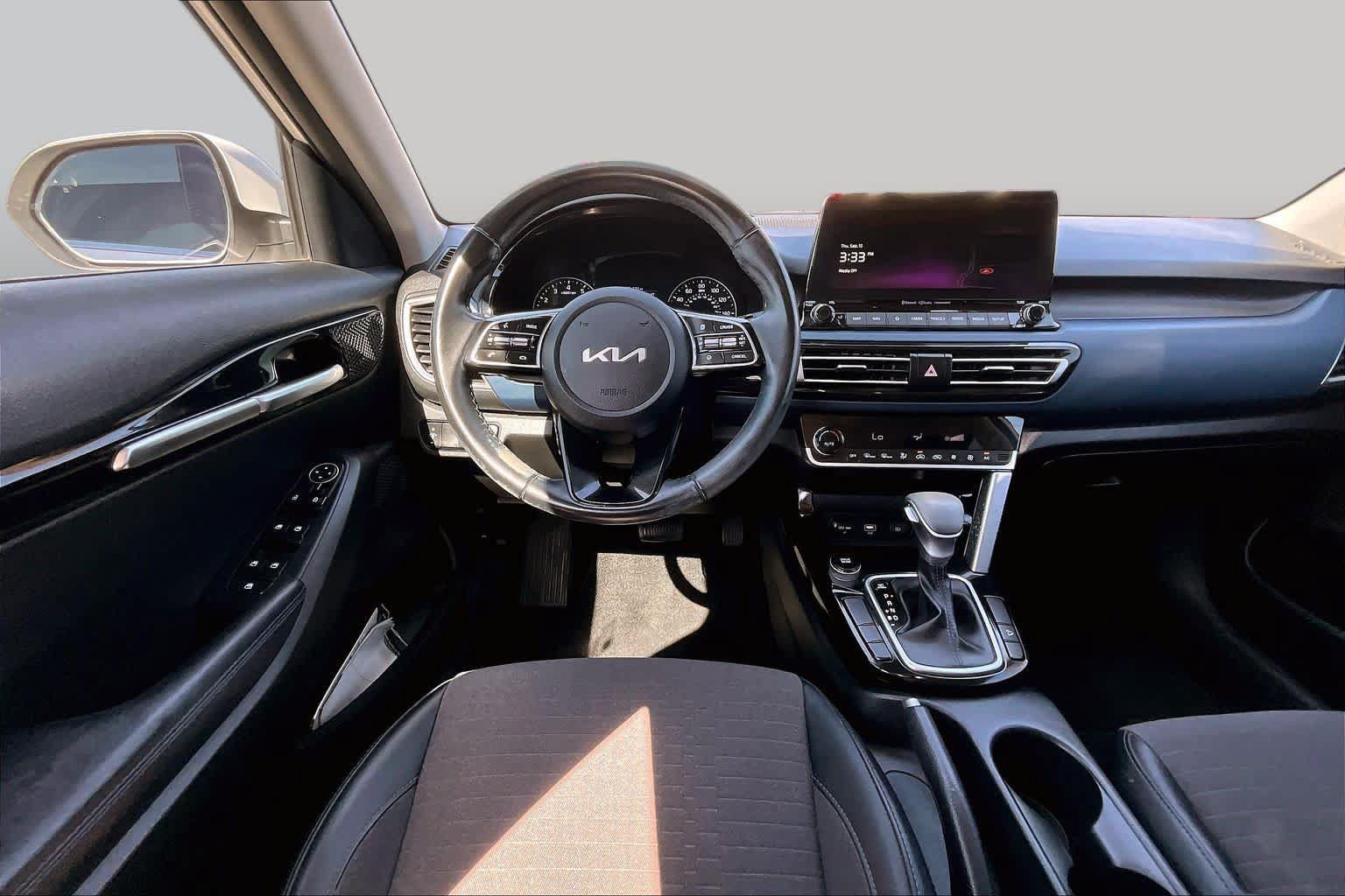 Used 2023 Kia Seltos S w/ Navigation Package FWD image 6