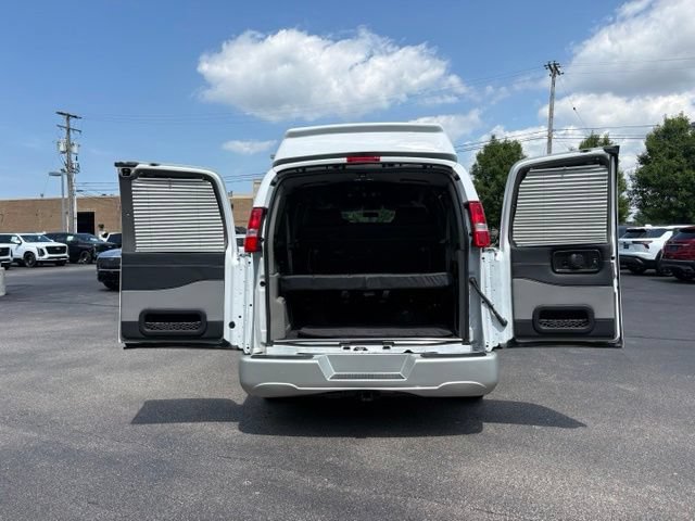 Used 2024 GMC Savana 2500 w/ Driver Convenience Package RWD image 6