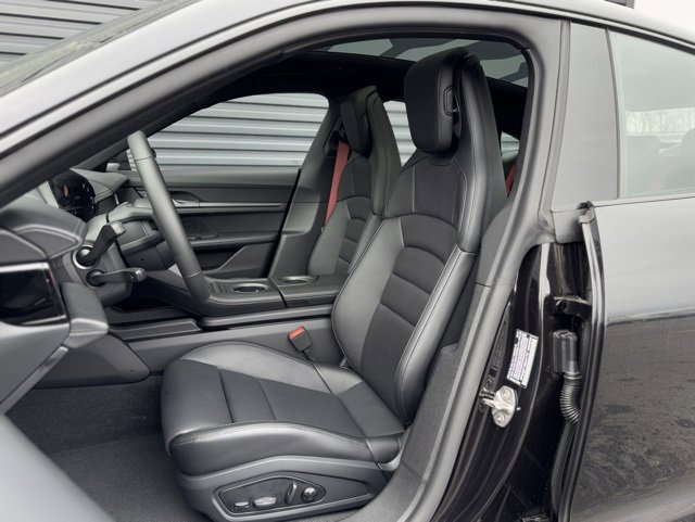 New 2025 Porsche Taycan 4S image 5