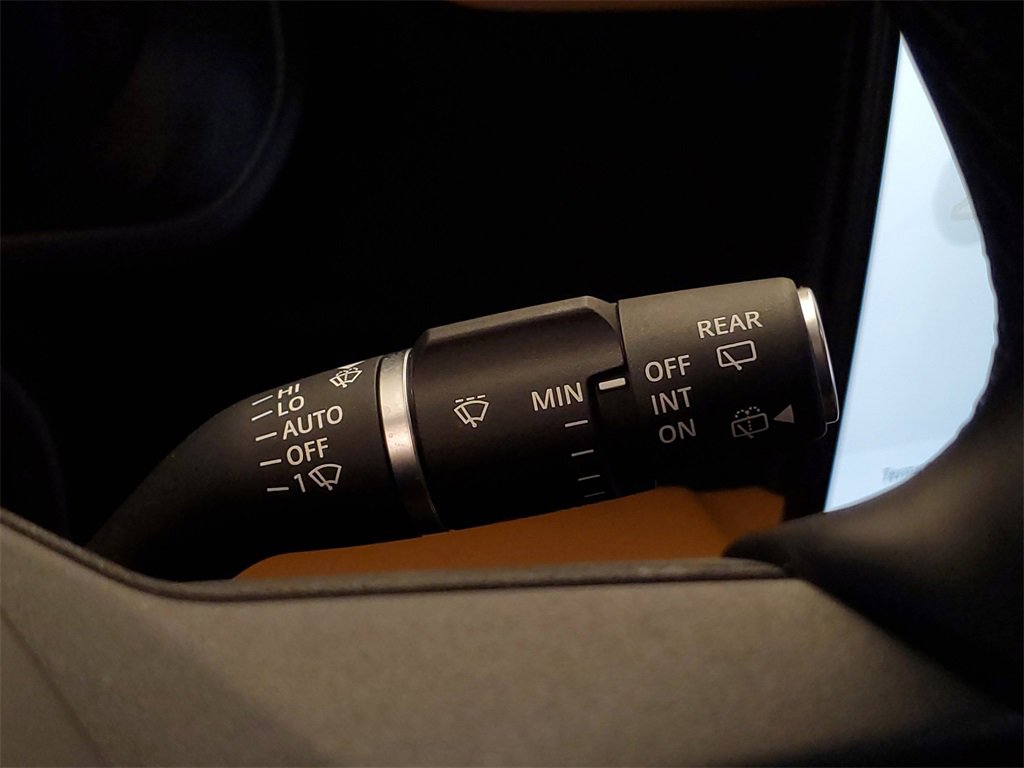 Used 2024 Land Rover Defender 130 X image 15