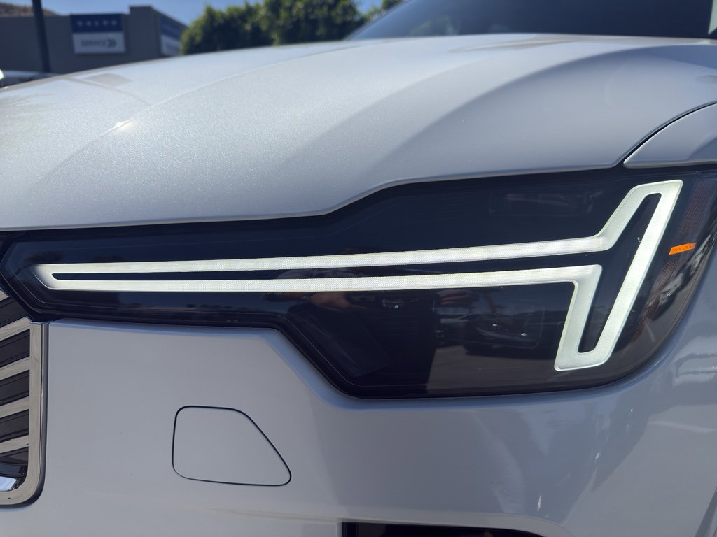 New 2025 Volvo XC90 T8 Ultra w/ Protection Package Premier image 12