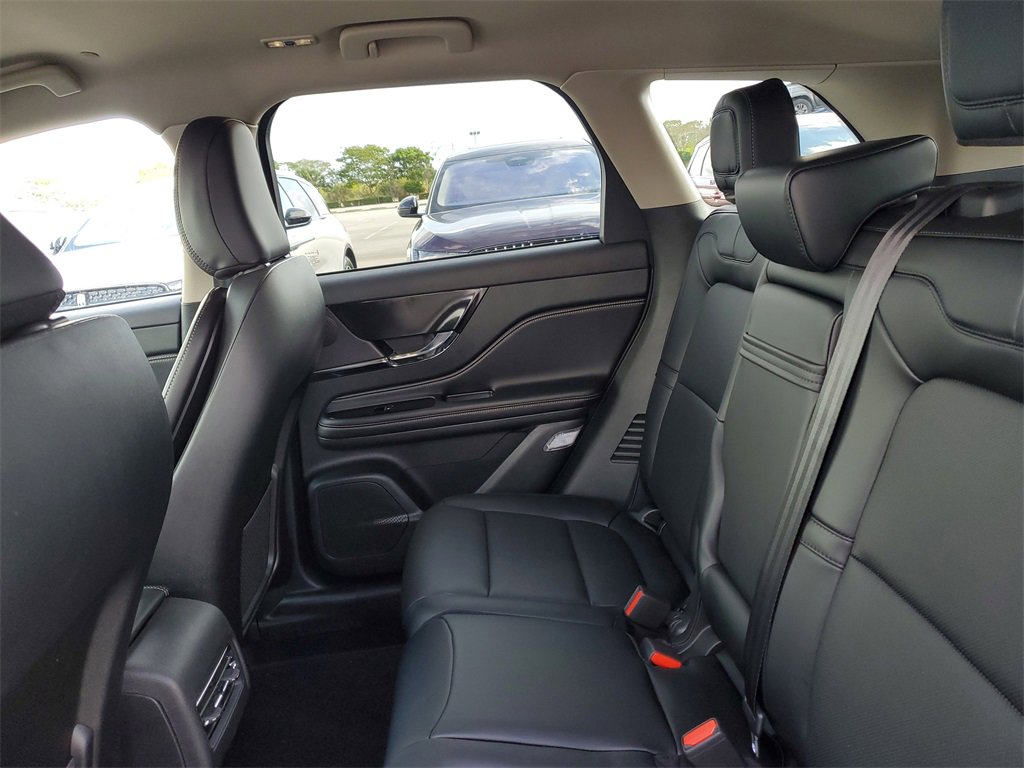 New 2026 Lincoln Corsair Premiere image 11