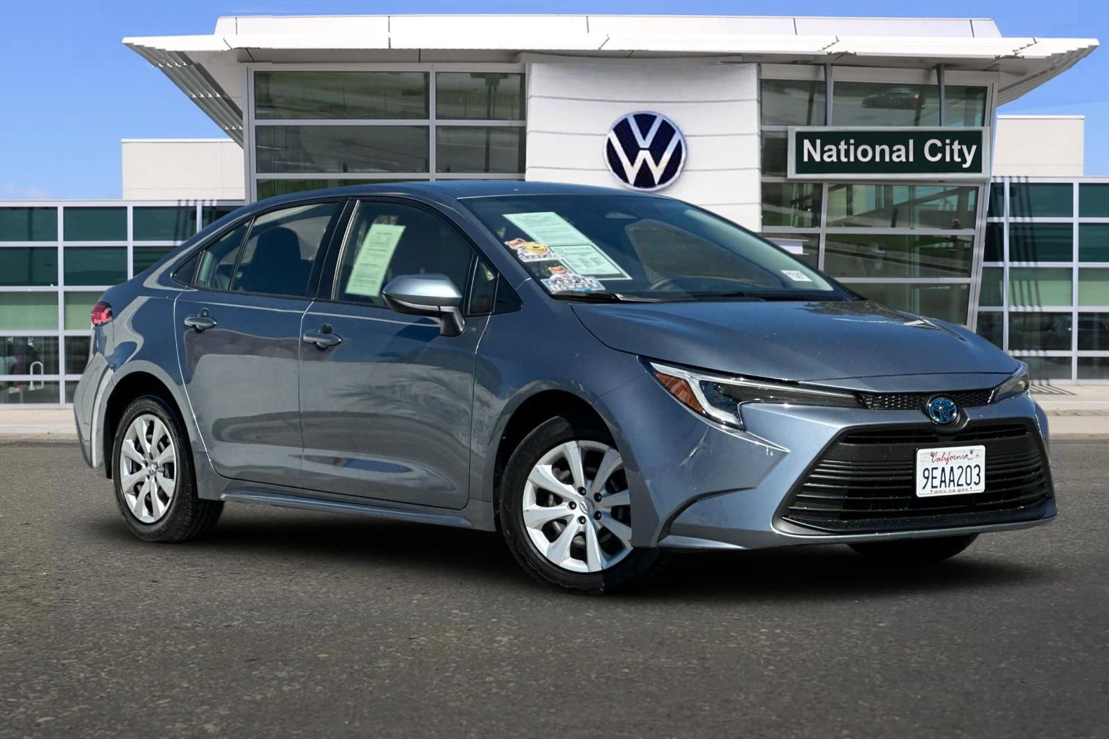 Used 2023 Toyota Corolla LE image 2