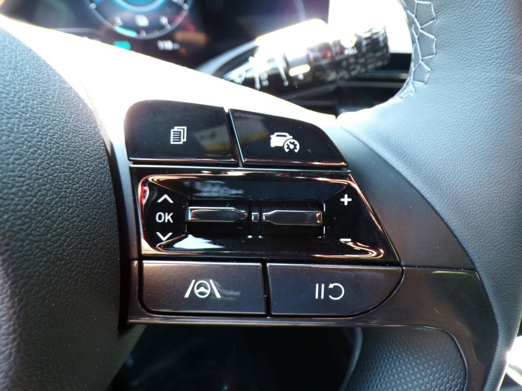 New 2026 Hyundai Elantra Sport FWD image 30