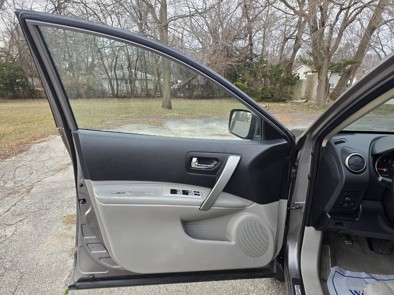 Used 2010 Nissan Rogue SL w/ Premium Pkg AWD/4WD image 13