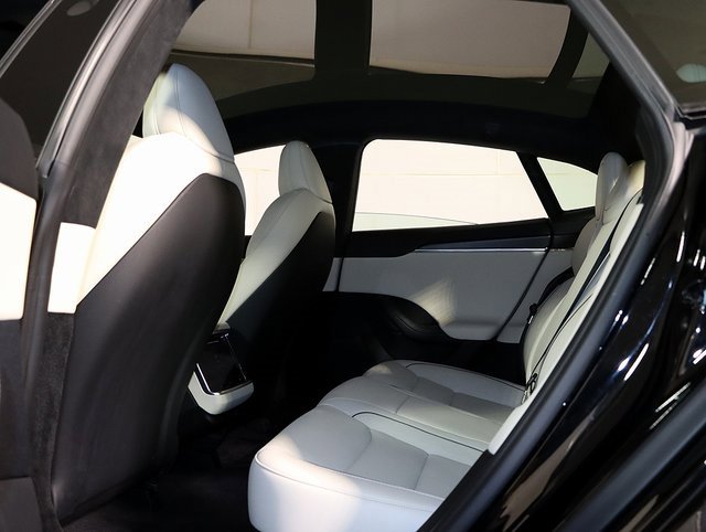 Used 2023 Tesla Model S Plaid image 14